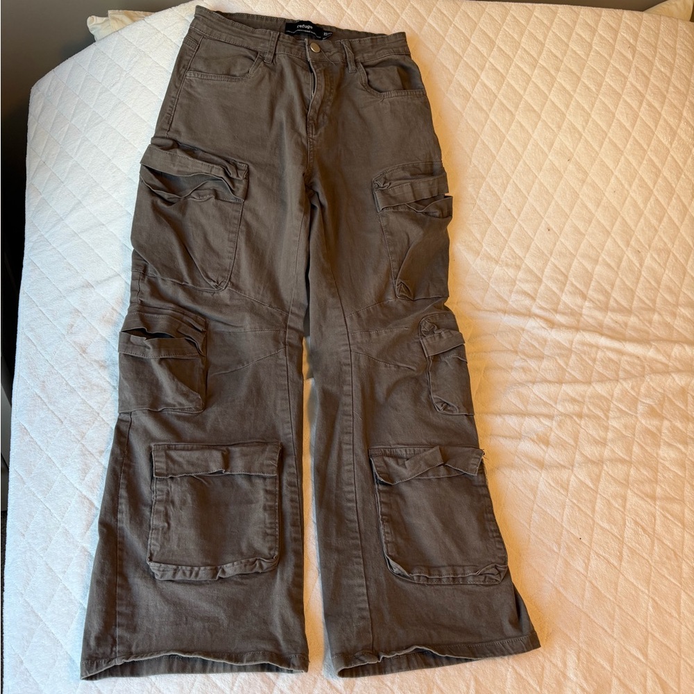 Refuge Barrel Cargo Grey Pants